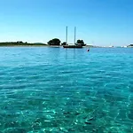 Lana Trogir