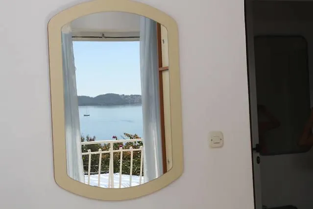 Lana Apartman *