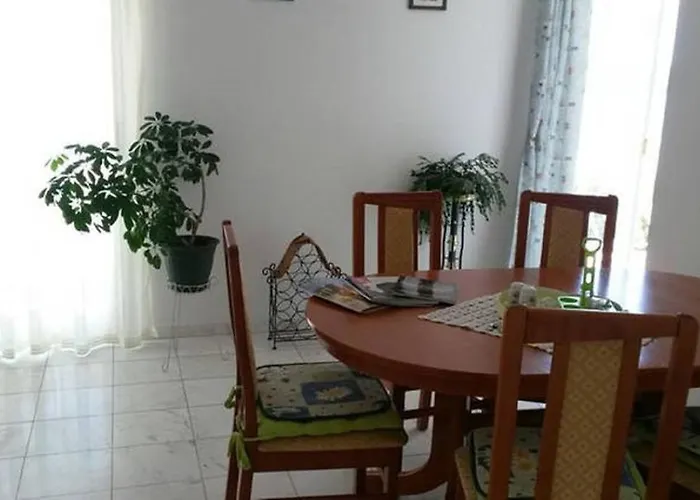 Lana Apartman Trogir