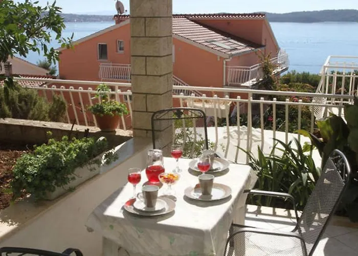 Apartman Lana *