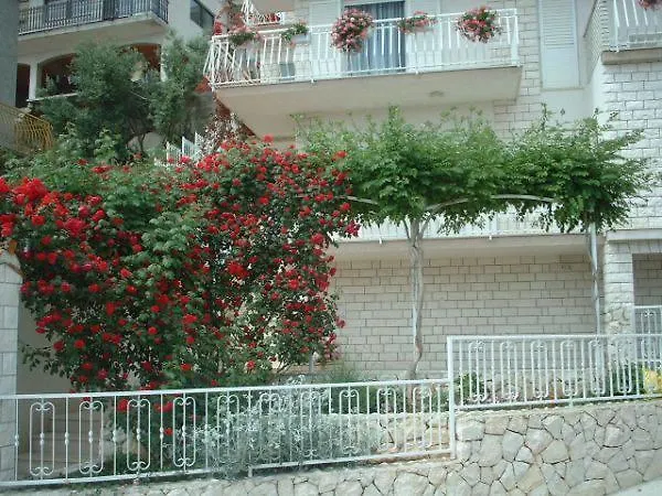 Lana Apartman